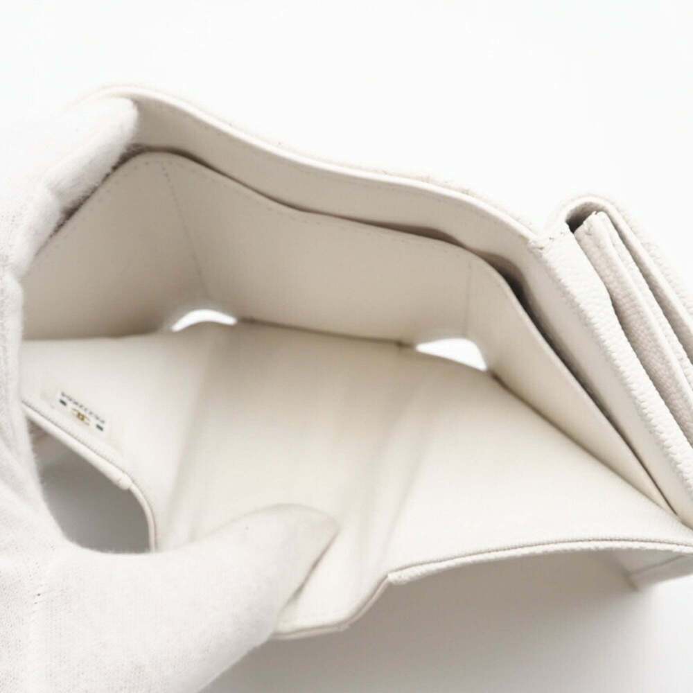 CHANEL White Caviar Leather Wallet - Picture 11 of 13
